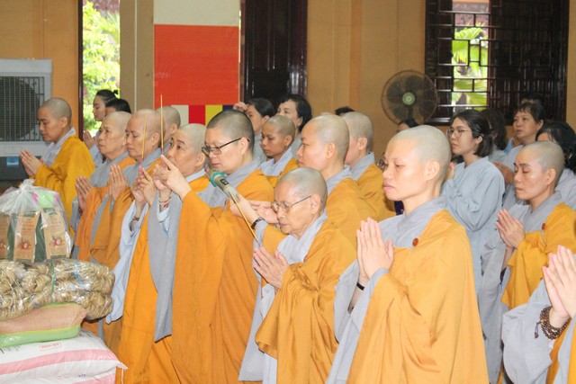 TP Hồ Chí Minh: Quan Âm Tu Viện Cúng Dường 11 Trường Hạ