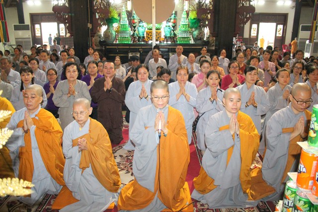 TP Hồ Chí Minh: Quan Âm Tu Viện Cúng Dường 11 Trường Hạ
