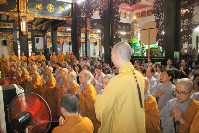 TP Hồ Chí Minh: Quan Âm Tu Viện Cúng Dường 11 Trường Hạ