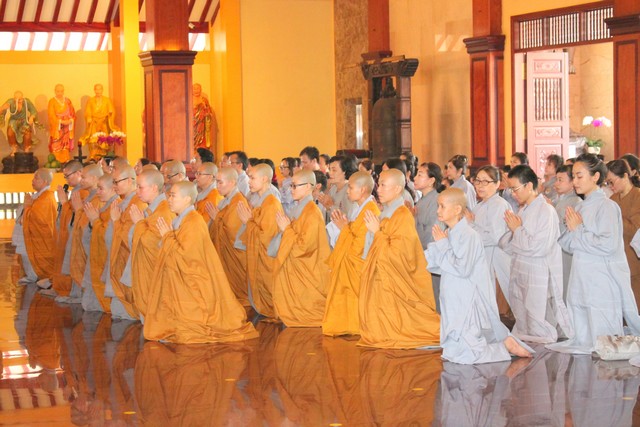 TP Hồ Chí Minh: Quan Âm Tu Viện Cúng Dường 11 Trường Hạ