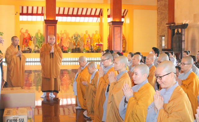 TP Hồ Chí Minh: Quan Âm Tu Viện Cúng Dường 11 Trường Hạ