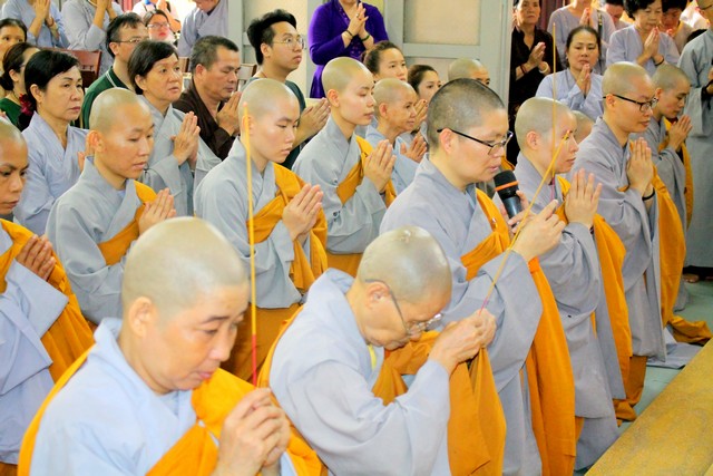 TP Hồ Chí Minh: Quan Âm Tu Viện Cúng Dường 11 Trường Hạ