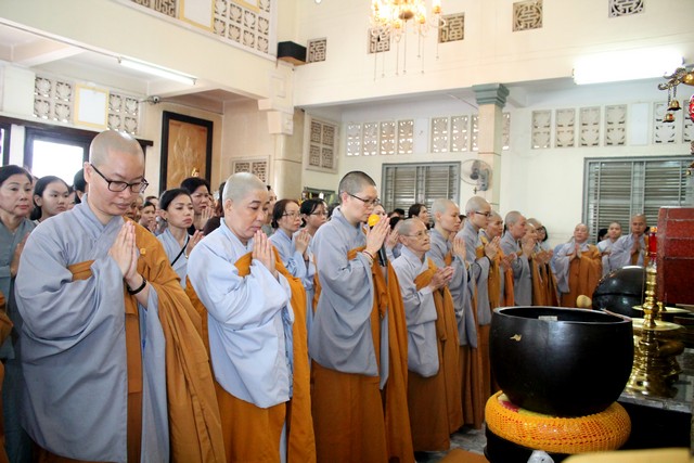 TP Hồ Chí Minh: Quan Âm Tu Viện Cúng Dường 11 Trường Hạ