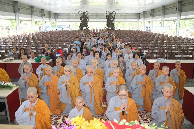 TP Hồ Chí Minh: Quan Âm Tu Viện Cúng Dường 11 Trường Hạ