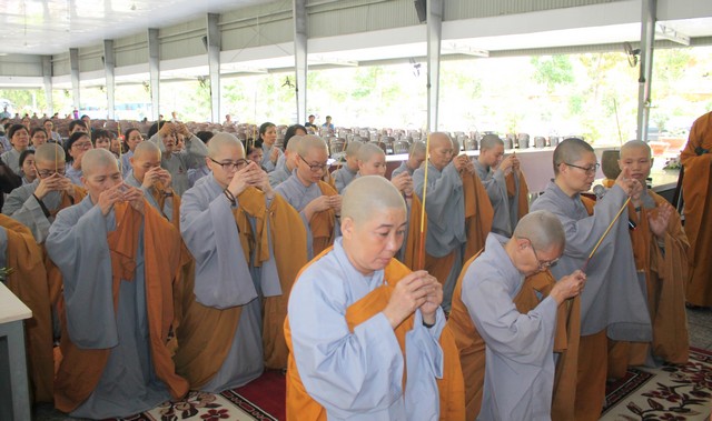 TP Hồ Chí Minh: Quan Âm Tu Viện Cúng Dường 11 Trường Hạ