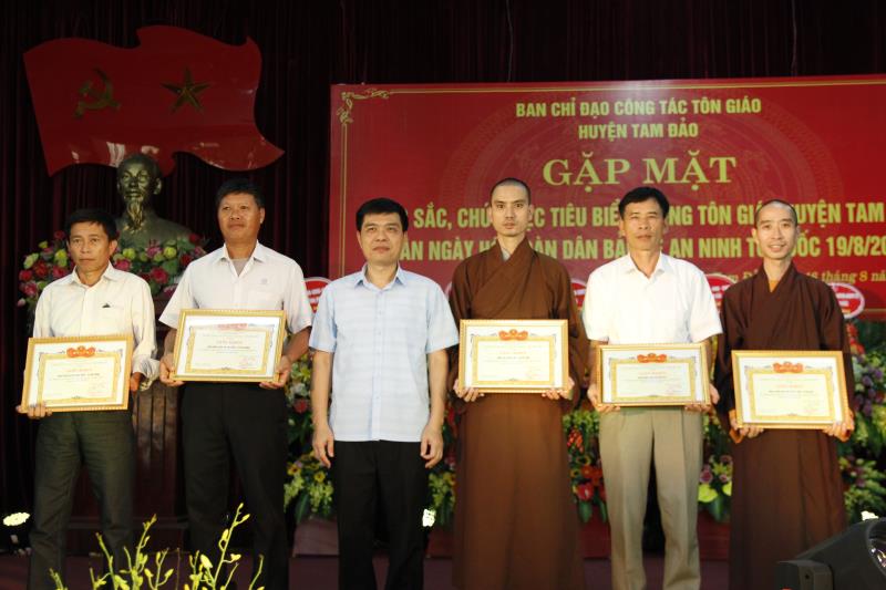 Vĩnh Phúc : Ban Chỉ Đạo Tôn Giáo Huyện Tam Đảo Gặp Mặt Các Chức Sắc Tôn Giáo Tiêu Biểu Nhân Ngày Hội Toàn Dân Bảo Vệ An Ninh Tổ Quốc