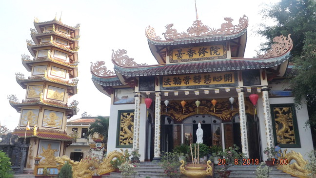 Khánh Hòa: Hơn 200 Phật tử tham dự khóa tu Bát quan trai tại chùa Lộc Thọ