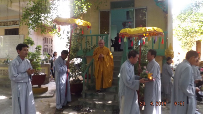 Khánh Hòa: Hơn 200 Phật tử tham dự khóa tu Bát quan trai tại chùa Lộc Thọ