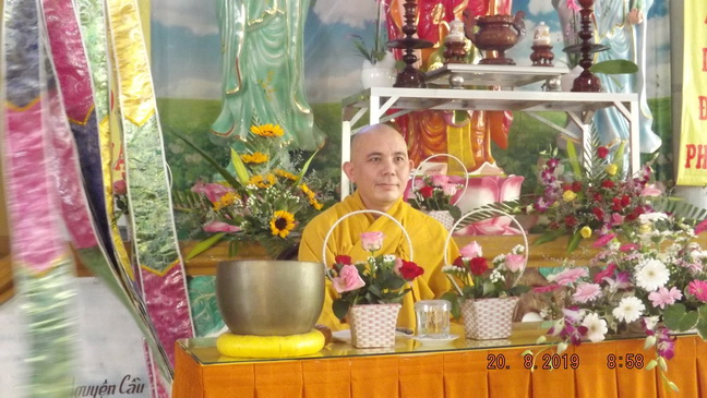Khánh Hòa: Hơn 200 Phật tử tham dự khóa tu Bát quan trai tại chùa Lộc Thọ