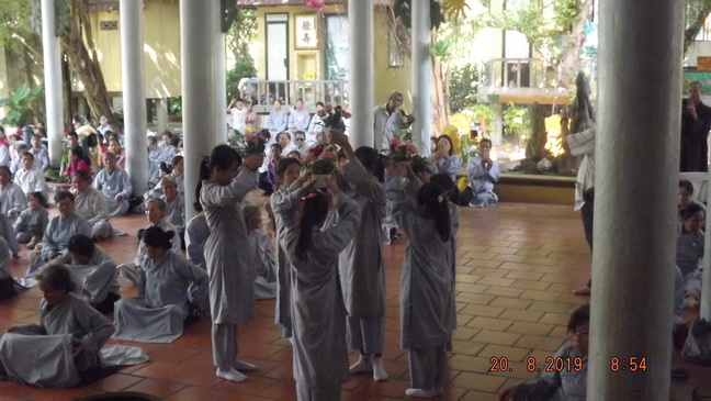 Khánh Hòa: Hơn 200 Phật tử tham dự khóa tu Bát quan trai tại chùa Lộc Thọ