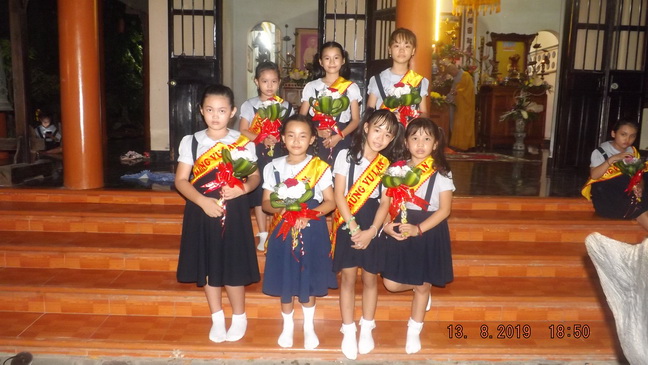 Khánh Hòa: Tổ đình Thiên Bửu tổ chức lễ Vu lan - Bông hồng cài áo