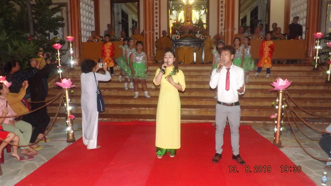 Khánh Hòa: Tổ đình Thiên Bửu tổ chức lễ Vu lan - Bông hồng cài áo