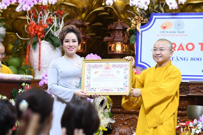 Tổng kết chương trình Trao tặng yêu thương cho 800 người khiếm thị (C231)