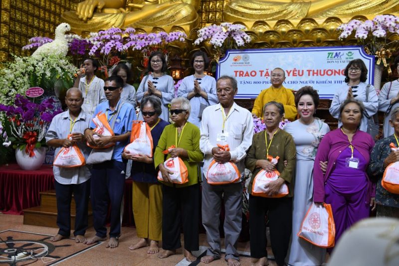 Tổng kết chương trình Trao tặng yêu thương cho 800 người khiếm thị (C231)