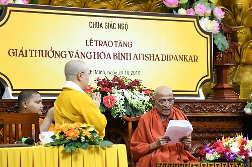Lần đầu tiên “Giải thưởng vàng hòa bình Atisha Dipankar” được trao tại Việt Nam