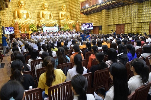 Quỹ Đạo Phật Ngày Nay trao tặng học bổng Tăng Ni và sinh viên 2019