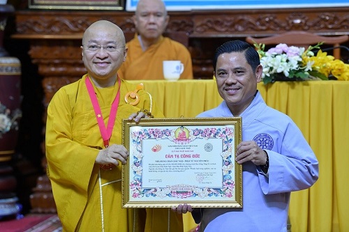 Quỹ Đạo Phật Ngày Nay trao tặng học bổng Tăng Ni và sinh viên 2019