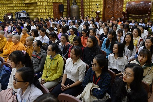 Quỹ Đạo Phật Ngày Nay trao tặng học bổng Tăng Ni và sinh viên 2019