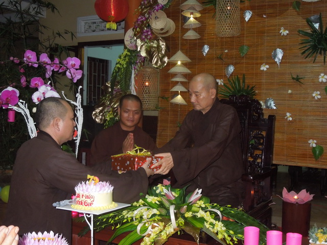 Mừng khánh tuế Hòa thượng viện chủ Tổ đình Thiên Bửu