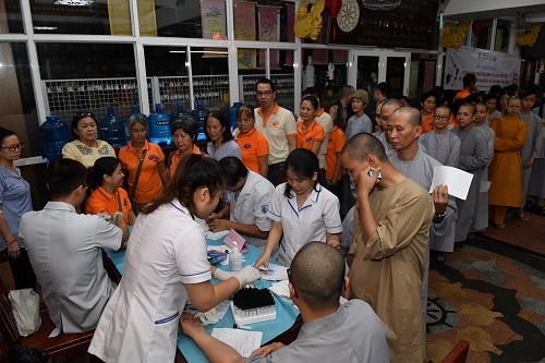 Chương Trình “Gắn Kết Yêu Thương”  - Khám Chữa Bệnh Cho Tăng Đoàn  Và Phật Tử Tại Chùa Giác Ngộ