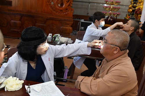 Chương Trình “Gắn Kết Yêu Thương”  - Khám Chữa Bệnh Cho Tăng Đoàn  Và Phật Tử Tại Chùa Giác Ngộ