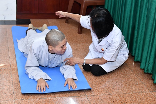 Chương Trình “Gắn Kết Yêu Thương”  - Khám Chữa Bệnh Cho Tăng Đoàn  Và Phật Tử Tại Chùa Giác Ngộ