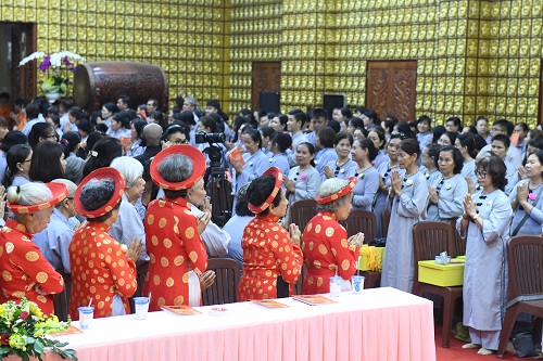 Tổng Kết Chương Trình Vu Lan Báo Hiếu Và Dâng Y Cúng Dường Trai Tăng  Chùa Giác Ngộ (Pl.2563 - Dl. 2019) (C224)