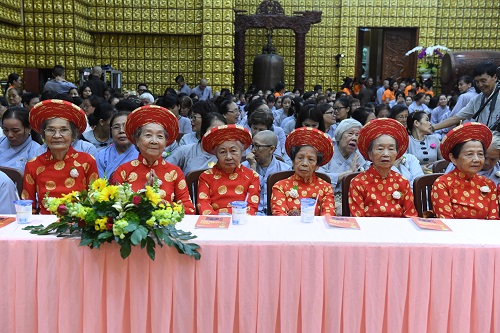 Tổng Kết Chương Trình Vu Lan Báo Hiếu Và Dâng Y Cúng Dường Trai Tăng  Chùa Giác Ngộ (Pl.2563 - Dl. 2019) (C224)