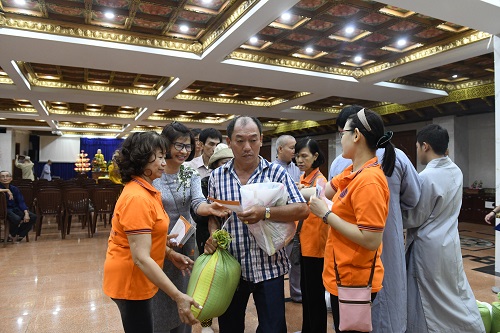Tổng Kết Chương Trình Vu Lan Báo Hiếu Và Dâng Y Cúng Dường Trai Tăng  Chùa Giác Ngộ (Pl.2563 - Dl. 2019) (C224)