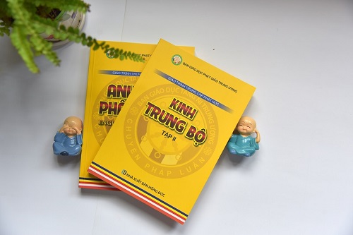 Ấn Tống Sách Giáo Khoa Cho 33 Trường Trung Cấp Phật Học – Gđ4 (C84-4)