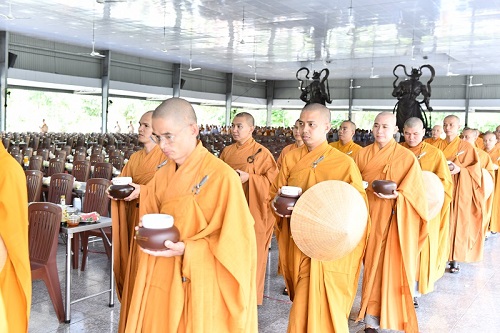 Tổng Kết Chương Trình  Cúng Dường “Quỹ Đời Sống Tăng Ni” Kỳ 8 (C106-8)