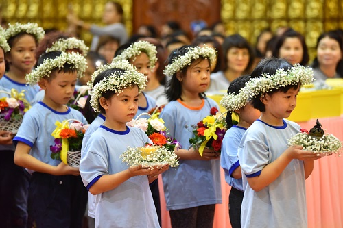 Tổng Kết Chương Trình Vu Lan Báo Hiếu Và Dâng Y Cúng Dường Trai Tăng  Chùa Giác Ngộ (Pl.2563 - Dl. 2019) (C224)