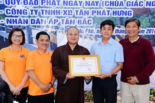 Hỗ Trợ Xây Dựng Nhịp Cầu Yêu Thương (C202)