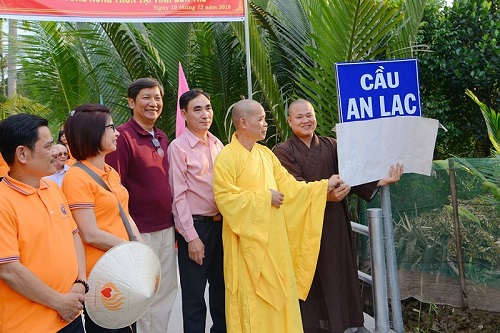 Hỗ Trợ Xây Dựng Nhịp Cầu Yêu Thương (C202)