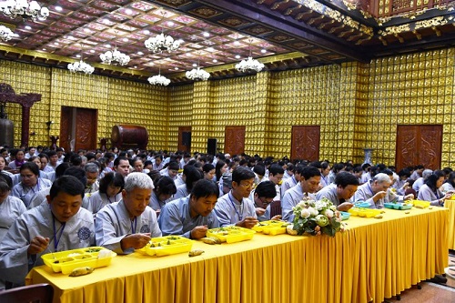 Tổng Kết Chương Trình Cúng Dường Trai Phạn Và Hộ Trì Cho Khóa Tu kỳ 4 (GN4)