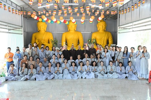 Quỹ Đạo Phật Ngày Nay Trao Tặng 100 Phần Quà Tết Yêu Thương Tại Vũng Tàu