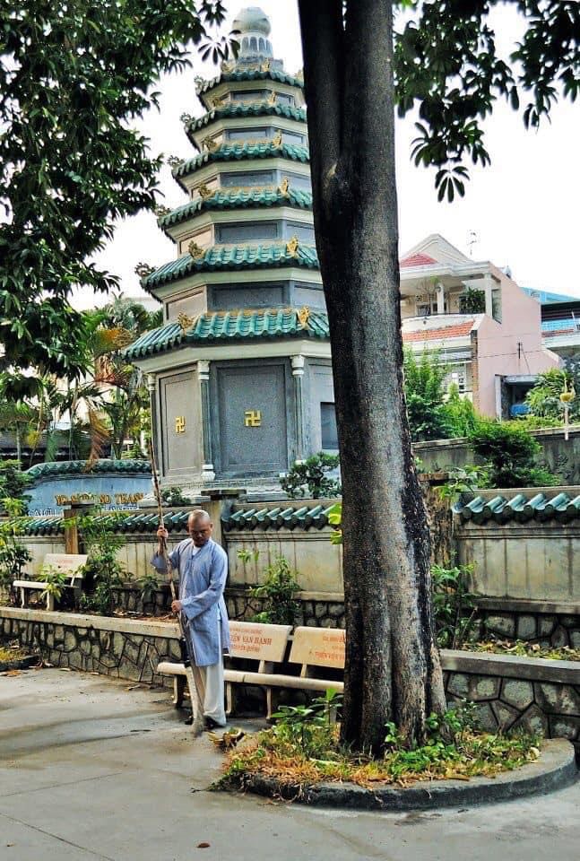 Hoà Thượng Giám Luật Vạn Hạnh, Suốt Đời Như Ngọn Núi Thiền.