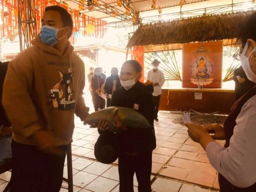 Hà Tĩnh: Quỹ Đạo Phật Ngày Nay Trao Tặng 4 Tấn Gạo Cho Người Có Hoàn Cảnh Khó Khăn