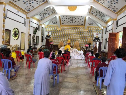 Đồng Tháp: Quỹ Đạo Phật Ngày Nay Tặng 3 Tấn Gạo Tại Chùa Quan Âm