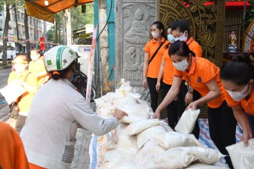 Hạt Gạo Thời Dịch Covid-19 Và Những Câu Chuyện