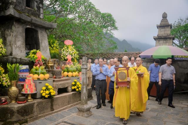 Quảng Ninh: Thủ tướng Chính phủ Nguyễn Xuân Phúc về thăm và lễ Phật tại non thiêng Yên Tử