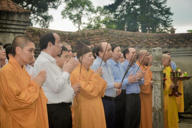 Quảng Ninh: Thủ tướng Chính phủ Nguyễn Xuân Phúc về thăm và lễ Phật tại non thiêng Yên Tử