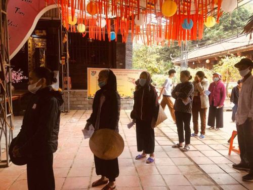 Hà Tĩnh: Quỹ Đạo Phật Ngày Nay Trao Tặng 4 Tấn Gạo Cho Người Có Hoàn Cảnh Khó Khăn