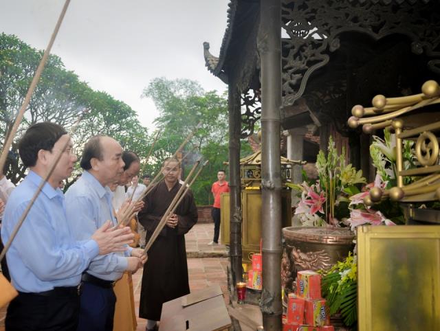 Quảng Ninh: Thủ tướng Chính phủ Nguyễn Xuân Phúc về thăm và lễ Phật tại non thiêng Yên Tử