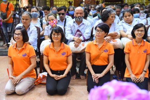 Tôn Giáo Sinh Hoạt Trở Lại, Quỹ Đạo Phật Ngày Nay – Chùa Giác Ngộ Tiếp Tục Tặng Quà Cho Người Khiếm Thị
