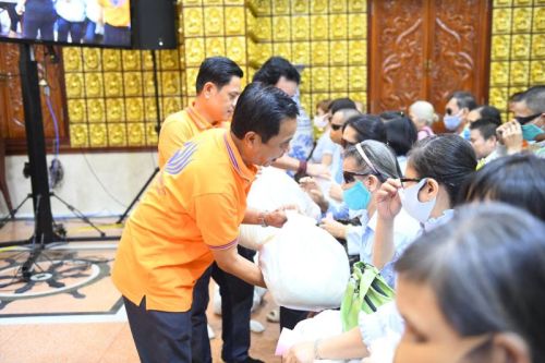 Tôn Giáo Sinh Hoạt Trở Lại, Quỹ Đạo Phật Ngày Nay – Chùa Giác Ngộ Tiếp Tục Tặng Quà Cho Người Khiếm Thị