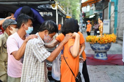 Tôn Giáo Sinh Hoạt Trở Lại, Quỹ Đạo Phật Ngày Nay – Chùa Giác Ngộ Tiếp Tục Tặng Quà Cho Người Khiếm Thị
