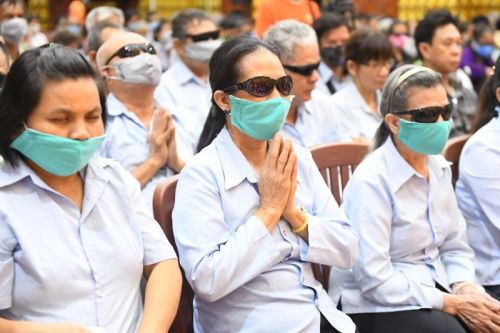 Tôn Giáo Sinh Hoạt Trở Lại, Quỹ Đạo Phật Ngày Nay – Chùa Giác Ngộ Tiếp Tục Tặng Quà Cho Người Khiếm Thị
