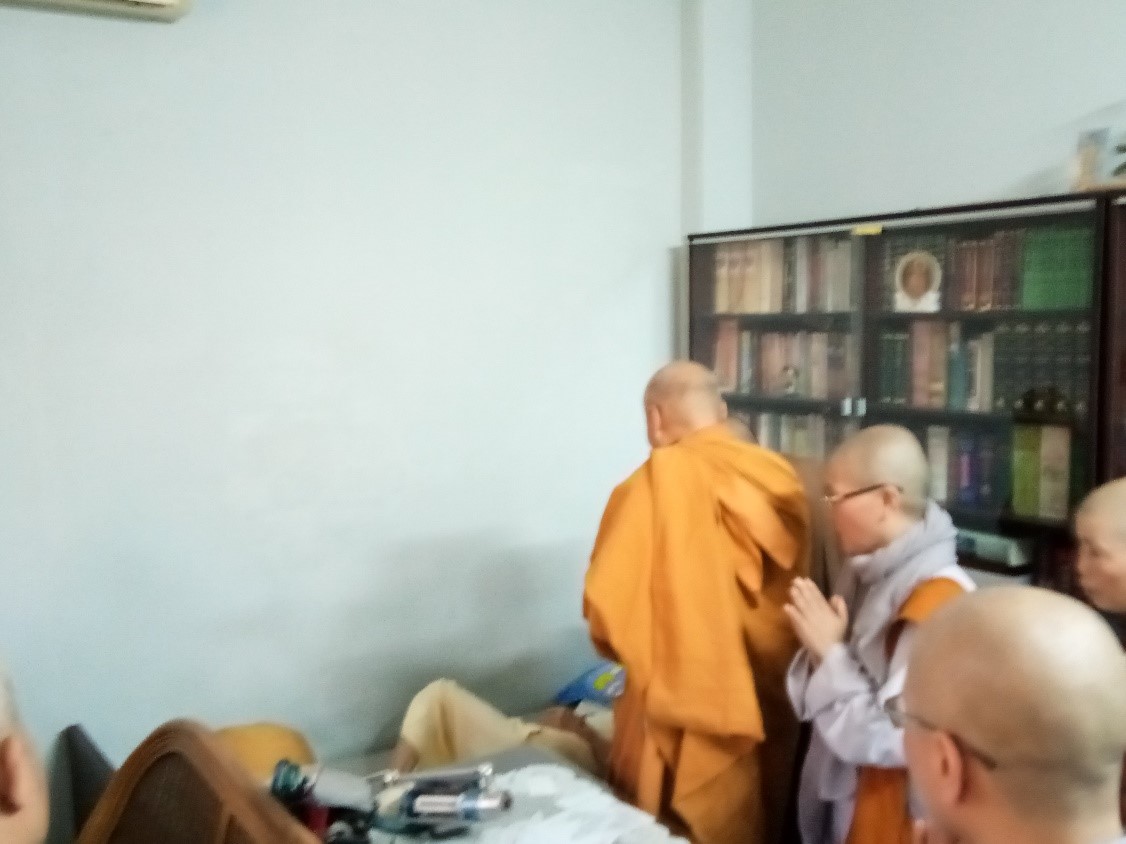 KÍNH LẠY GIÁC LINH ÔN - HÒA THƯỢNG thượng PHƯỚC hạ SƠN GIÁO THỌ DẠY LUẬT CHO KHÓA 3 - VẠN HẠNH