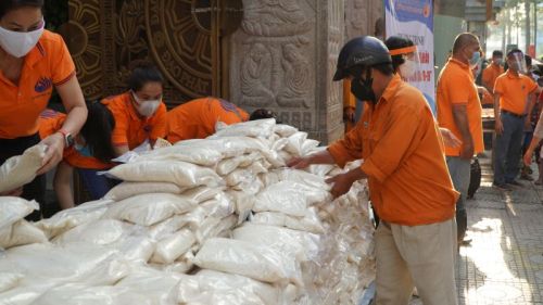 Mỗi Hạt Gạo, Một Tấm Lòng Yêu Thương